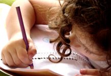 Wygodny kąt do nauki praca s1