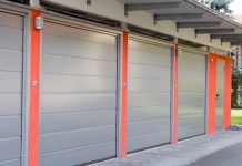 Bramy do zadań specjalnych garaż z płyt warstwowych s1