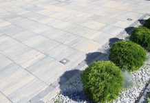 Nowoczesny styl w architekturze ogrodowej – jak dobrać do niego kostki brukowe płyta VIP S1